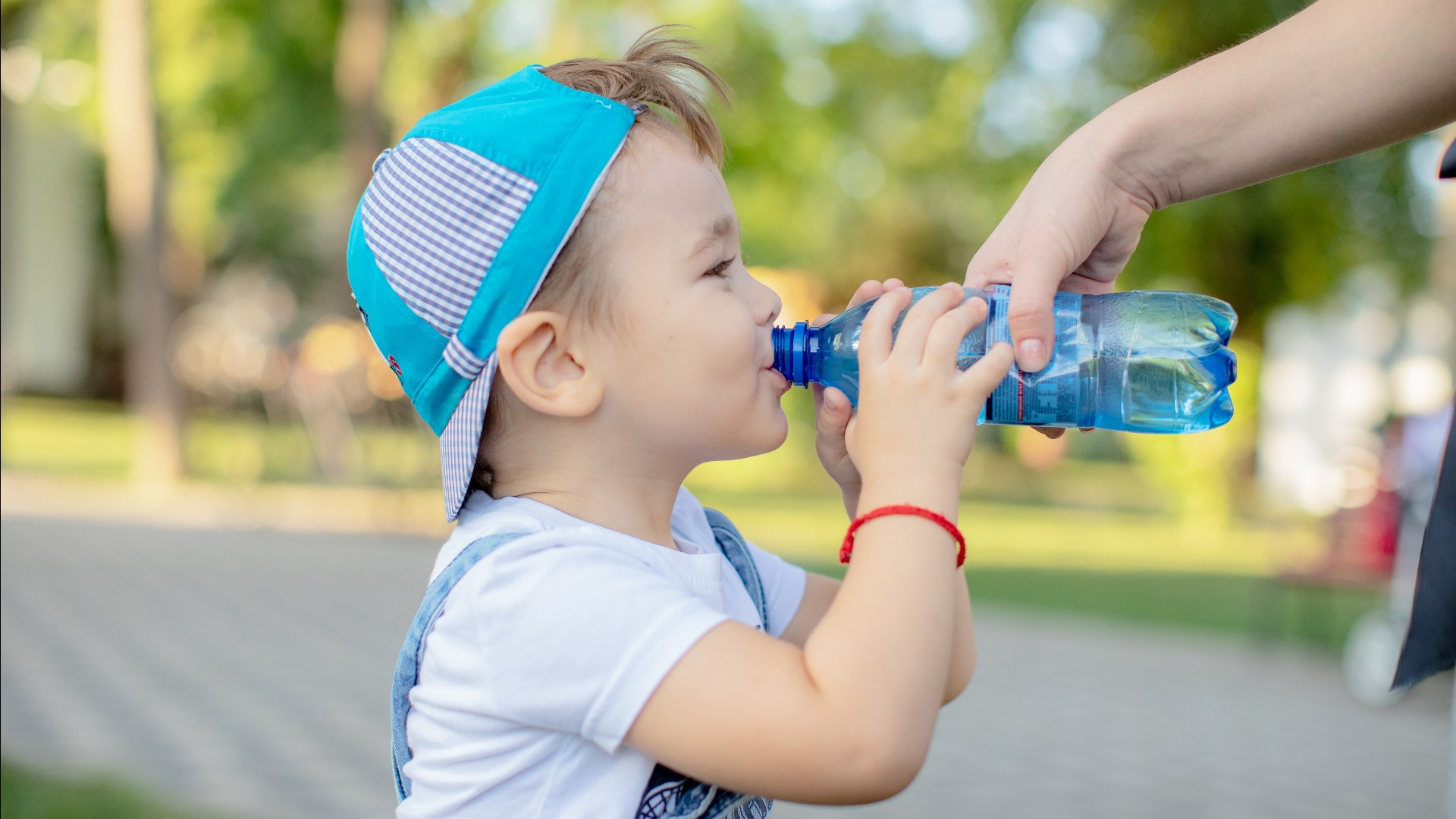 Central EMS and parents share tips on how to keep kids safe and cool during this summer's heatwave.